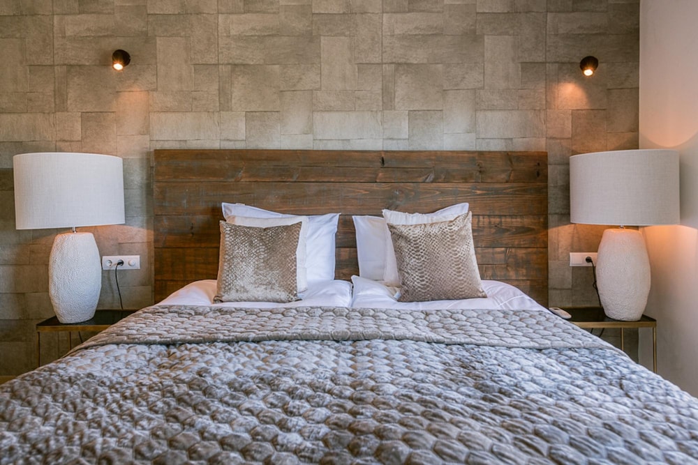 Can Furnet in Ibiza With 4 Bedrooms and 8 Bathrooms