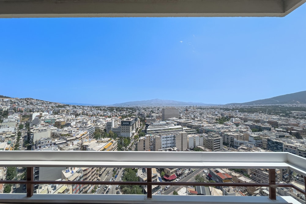 Phaedrus Living Apollo Skyview Penthouse