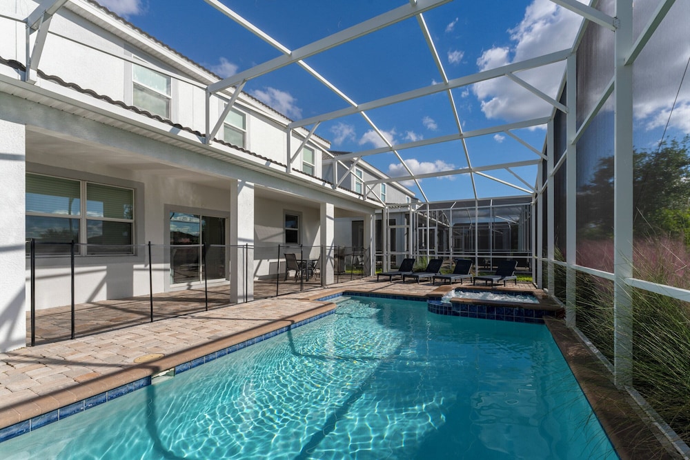 Magical 6BR Villa Pool Themed Room