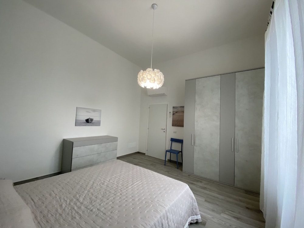 5 bed Places With Parking Space - Ross2s-rif Ross2s