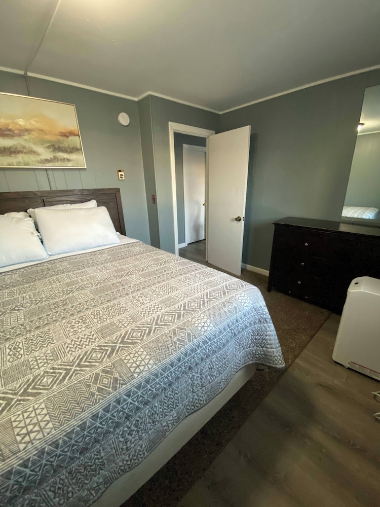 23 B ST Apartments