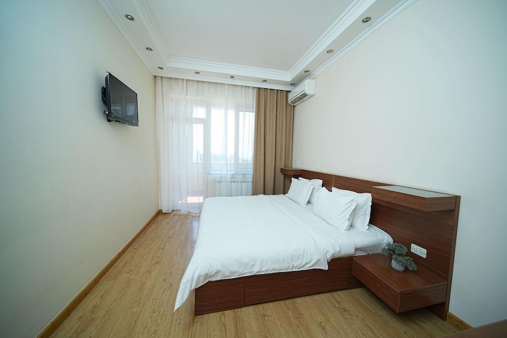 City View 2-bedroom Luxury Apartment on 13 Buzand Street by Sweet Home