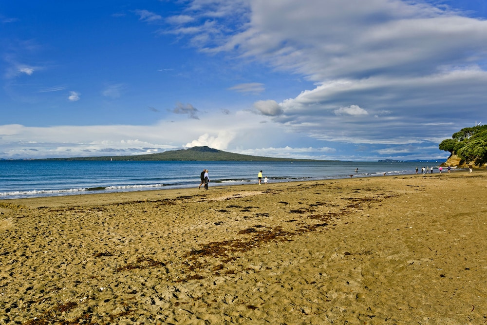 Auckland Hauraki Modern Guest House