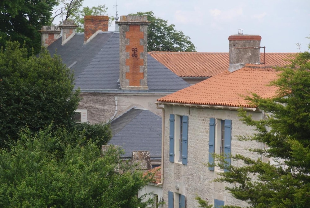 Château de l Abbaye de Moreilles