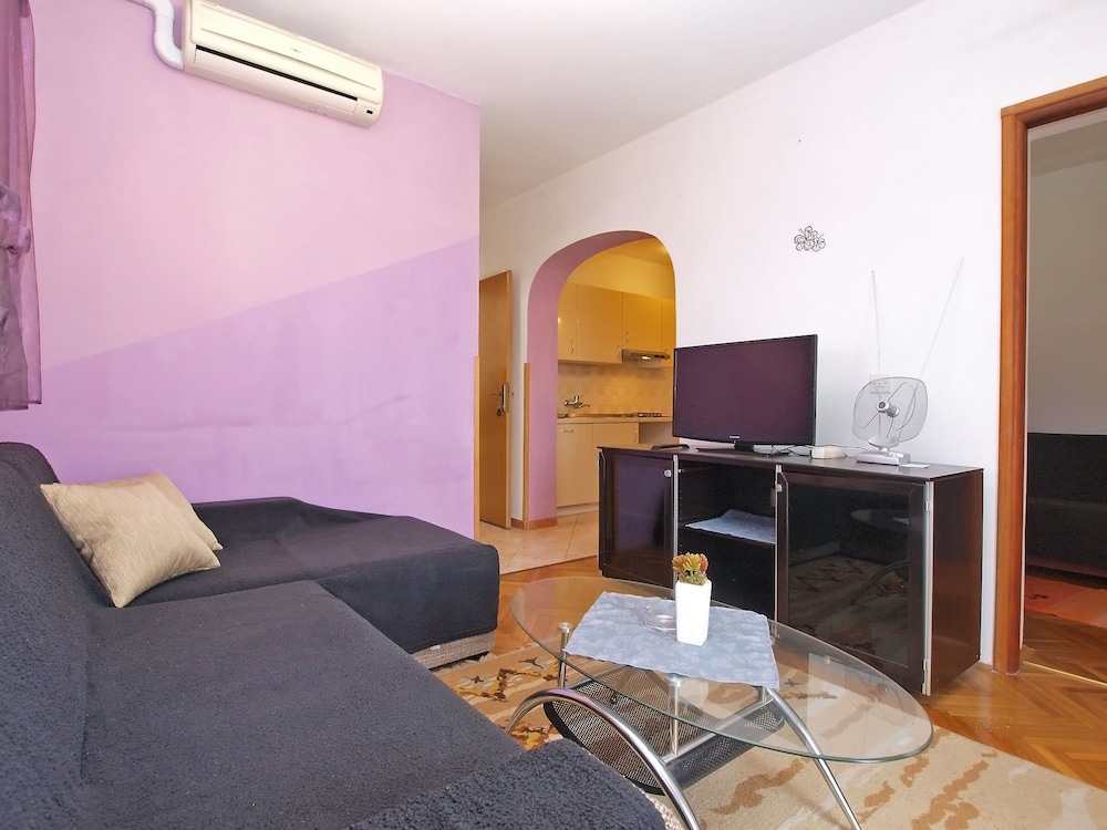 Apartment Ana 1068