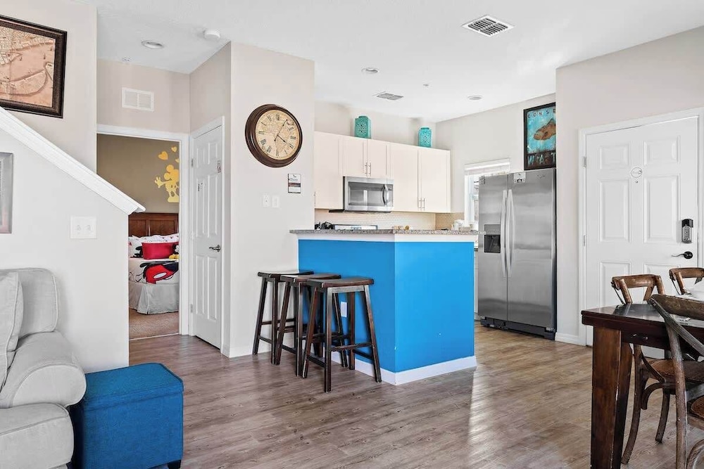 Cozy 4BR Retreat Near Orlando Attractions