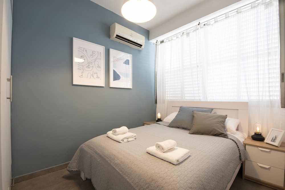 AirTLV Comfortable 3 BDRM in Old North view 2