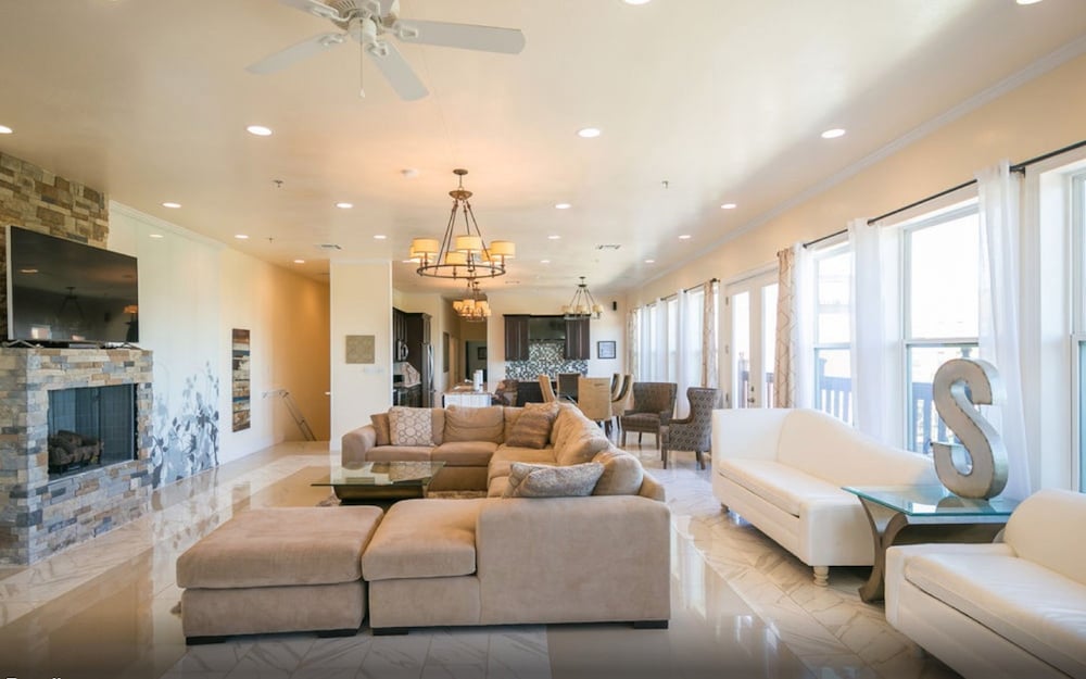 Stylish Condos Close to Art and Culture - Image 4