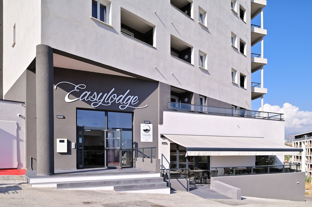 Hotel Résidence Easy Lodge - Image 1