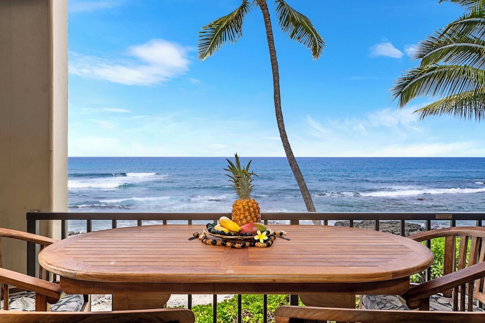 Ocean Front - Watch Dolphins From the Lanai - Wi-fi - Next to Beach- Vrkcv