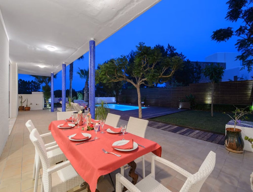 Majestic Villa Near San Antonio