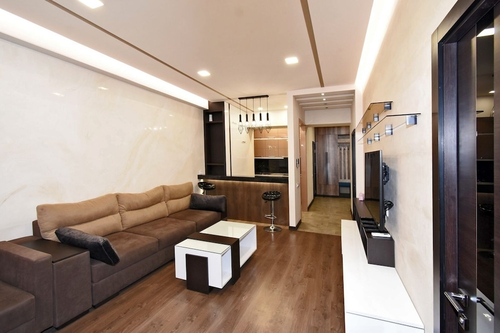 Luxury apartment on Tsitsernakaberd hgw