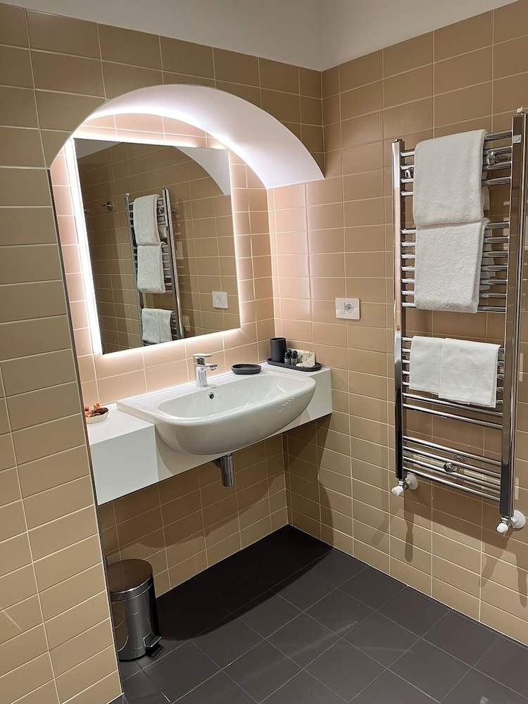 Portica Homes Assisi