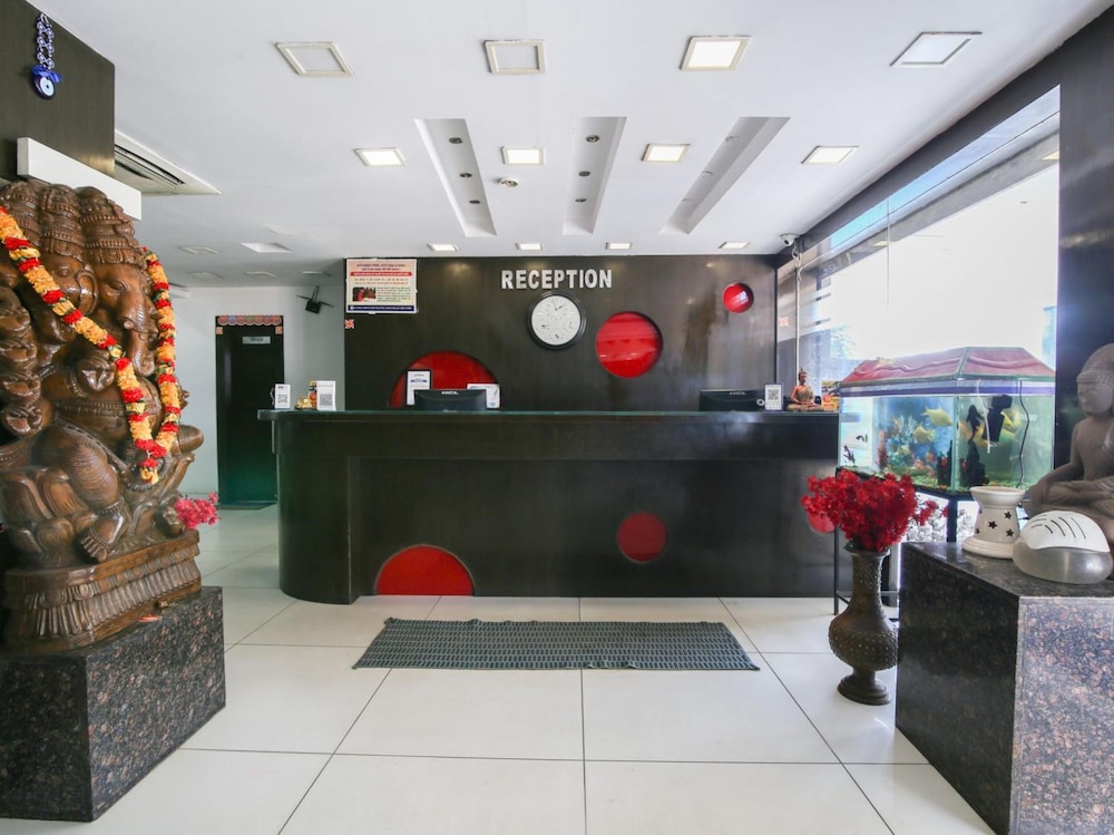 Lobby & Reception
