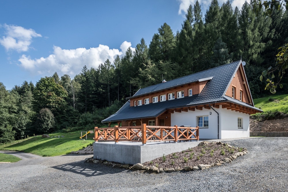 Villa With Pool in Hutisko-solanec