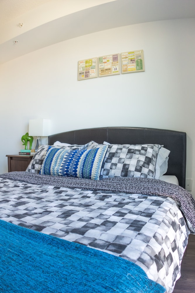 Queen West Vibes - Image 5