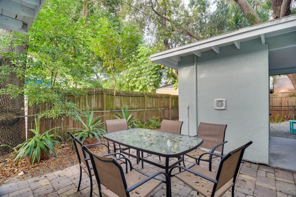 Pet-friendly Gulfport Home: Walkable Location!