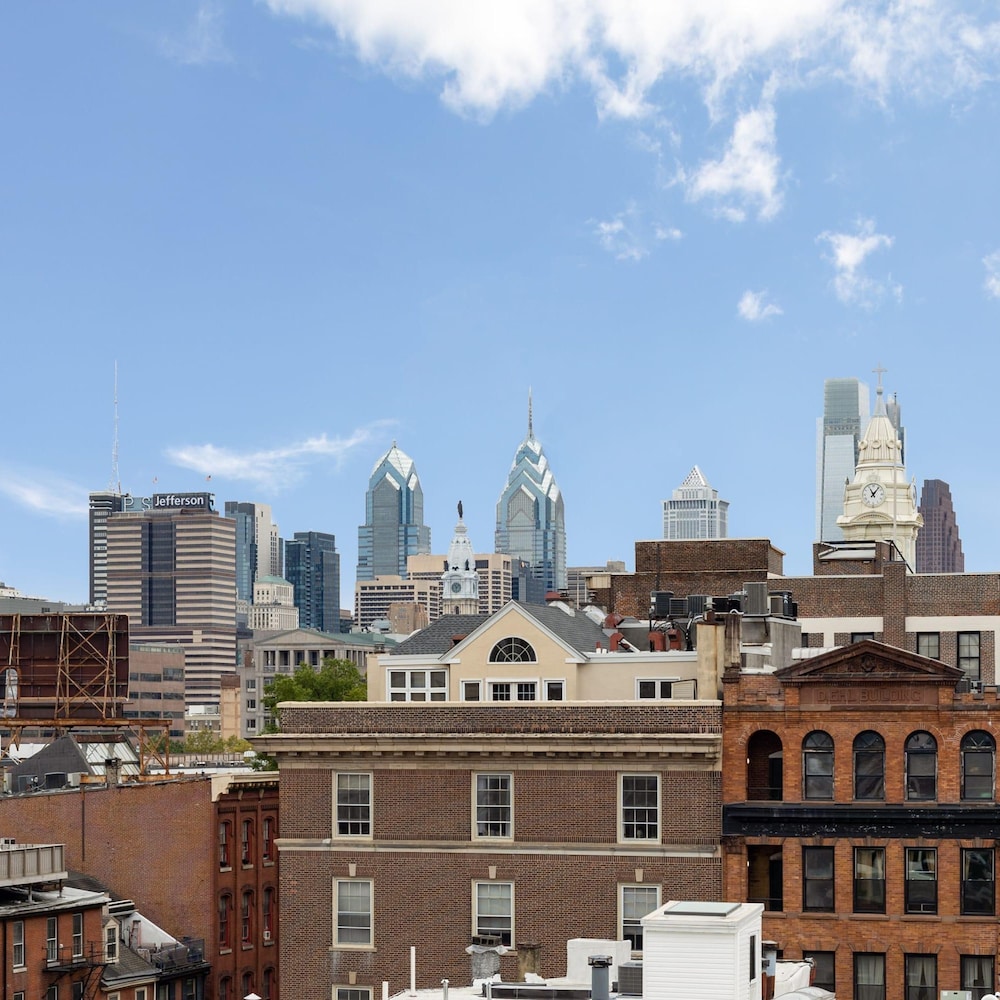 Sosuite 1BR Apt w W D Shared Roofdeck view 5