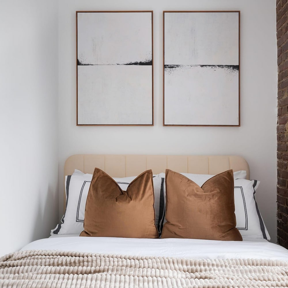 153-1g Newly Renovated 2BR Lower East Side