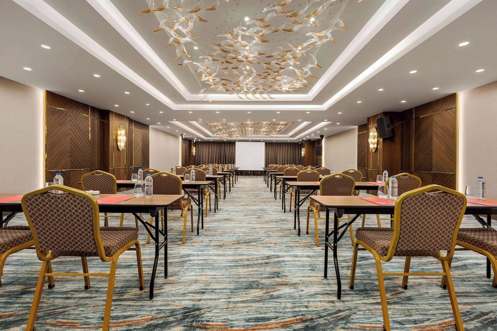 Ramada by Wyndham İstanbul Ümraniye - Image 47