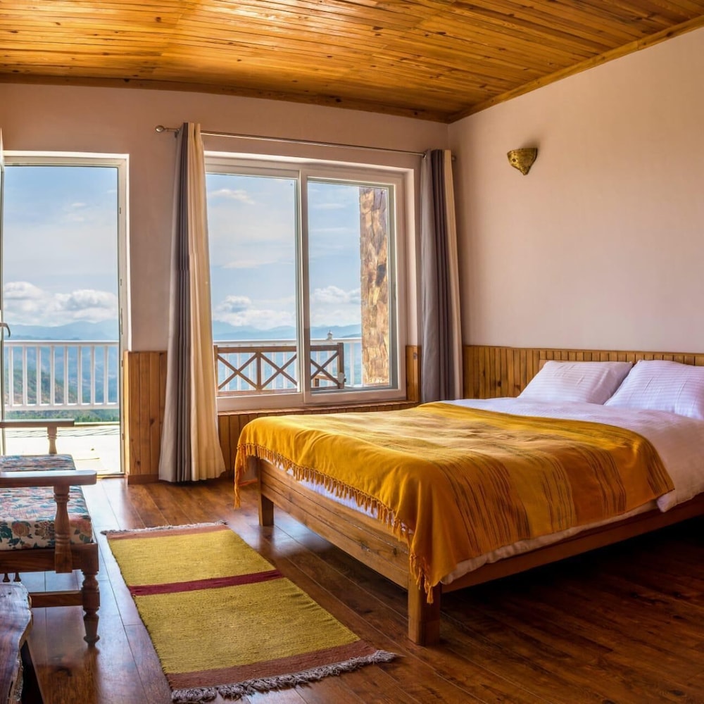 Kasar Rainbow Yoga Retreat