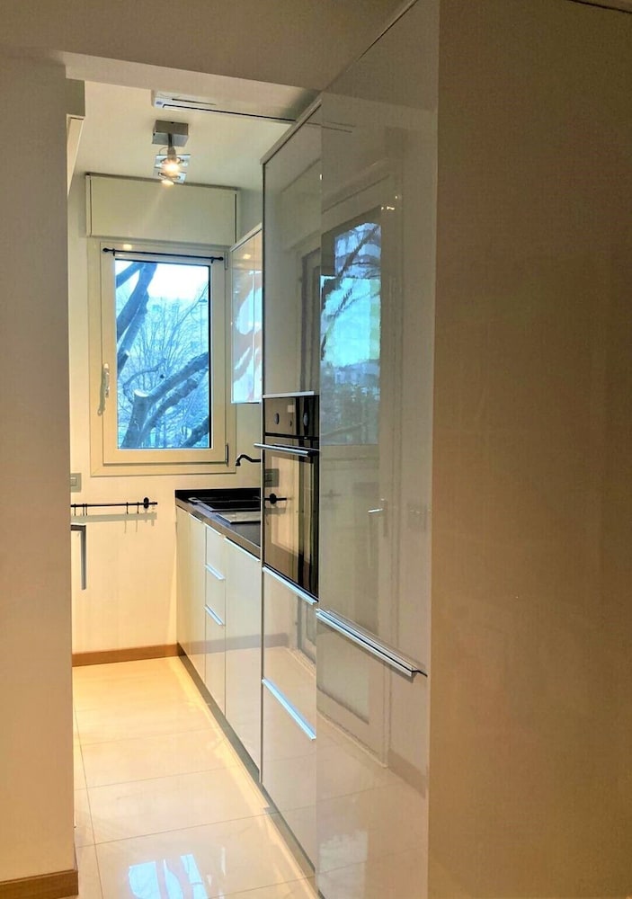 Borsa 1- Bright apartment with balcony