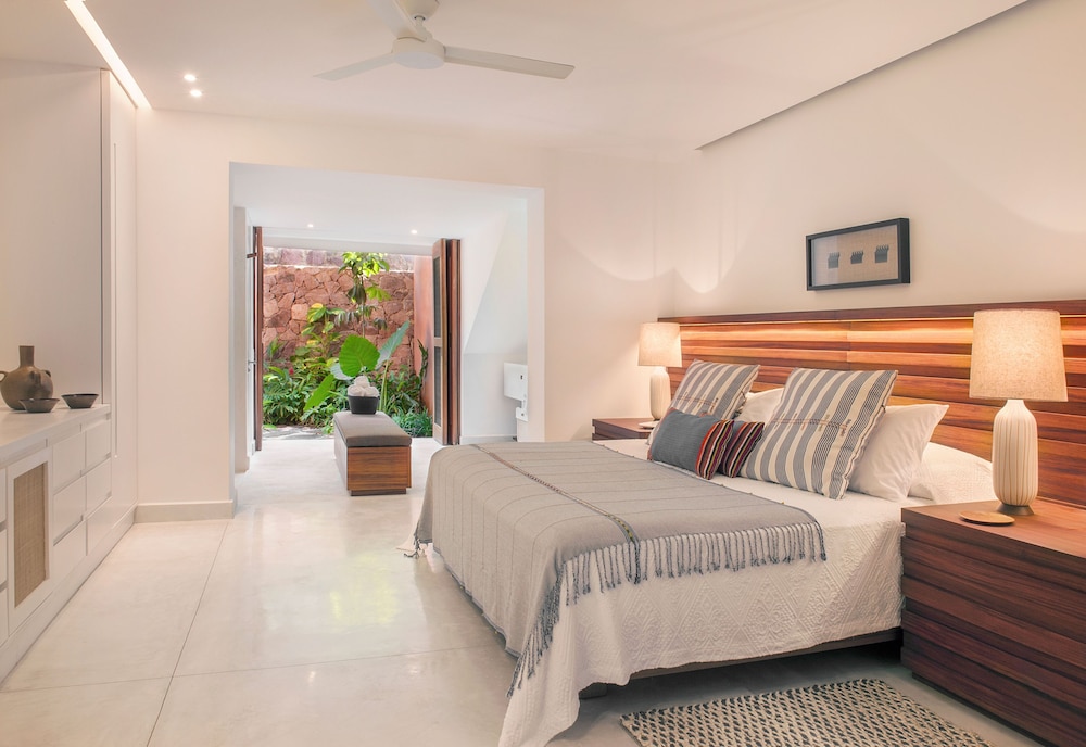 El Careyes Club & Residences