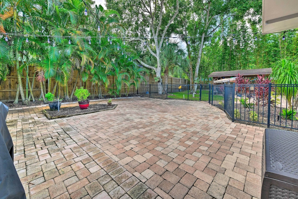 Sarasota Getaway w/ Private Pool & Backyard Oasis!
