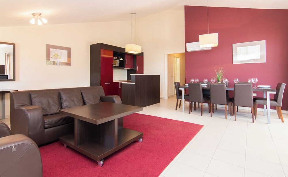Marina Seaview Penthouse Burin
