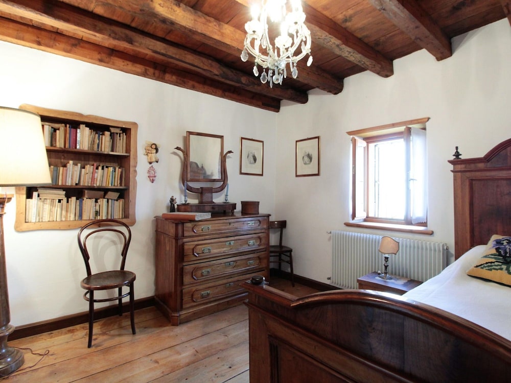 Charming Alpine Retreat for 9 photo 3