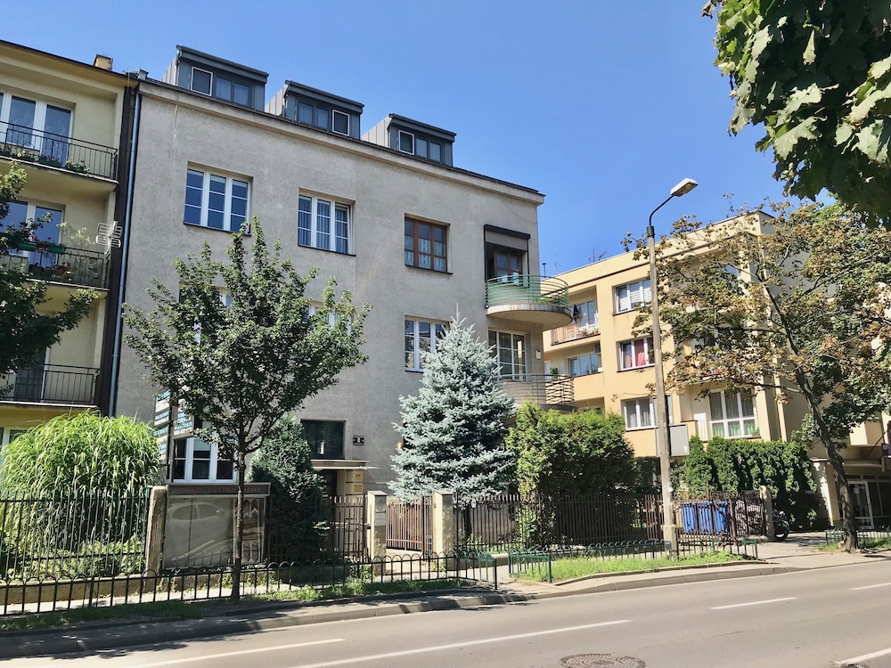 Alder Apartments
