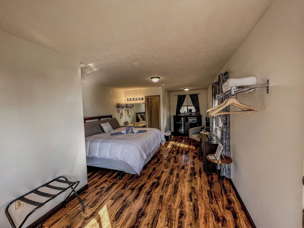 Timber Pointe Resort