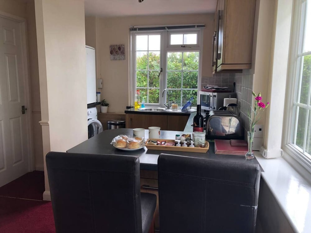 2 Bedroom Chalet - Praa Sands, Cornwall view 4