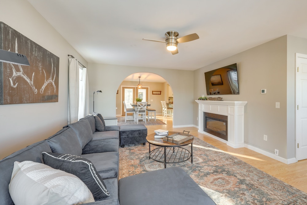 Spacious Eagle Lake Home w/ Fireplace & Deck