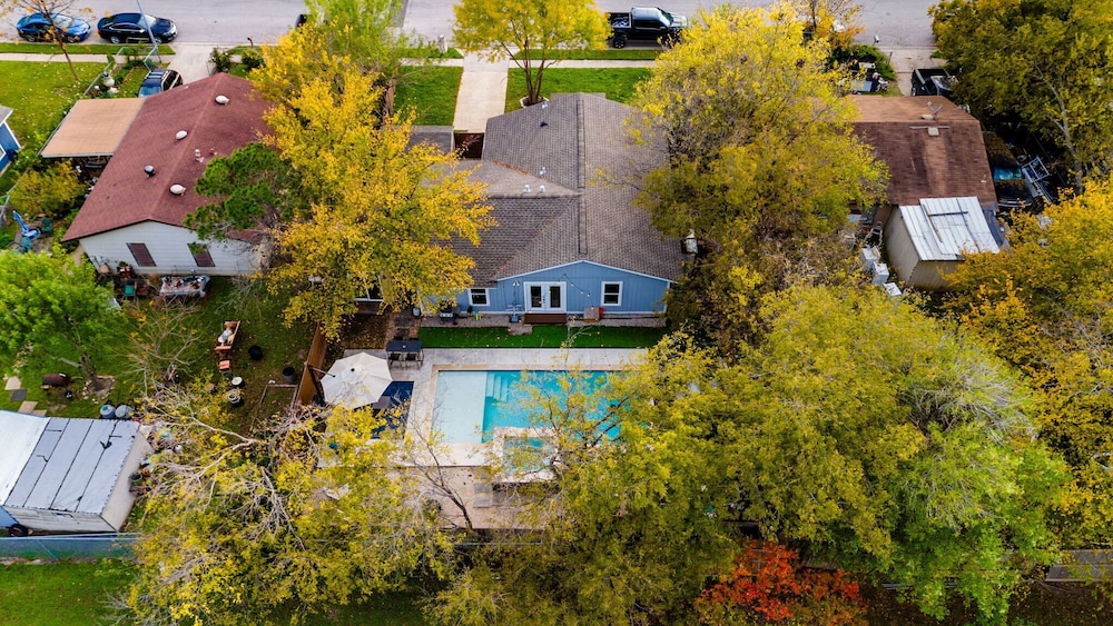 Majestic Teal Haven - Image 2