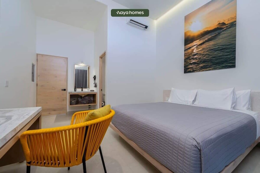 New 1BR Condo in Marina - Rooftop Pool - King Bed