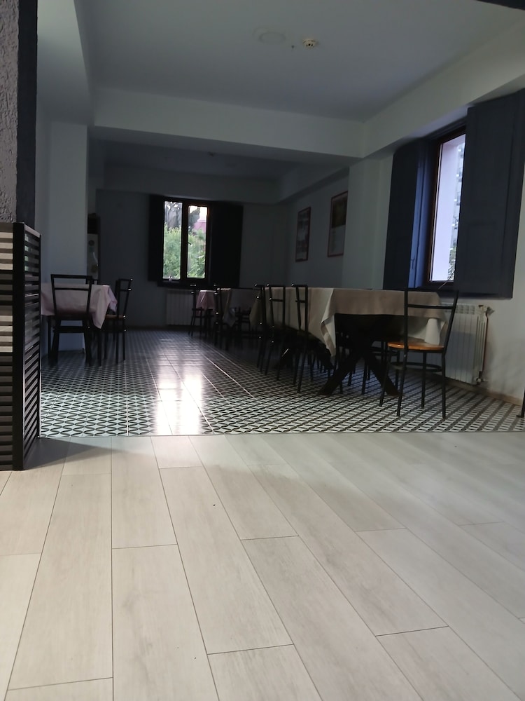 Rostivan Hotel Ve Hostel