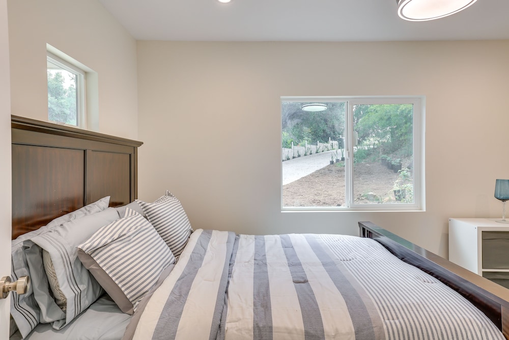 Cozy Escondido Escape Near Hiking & Downtown! view 4