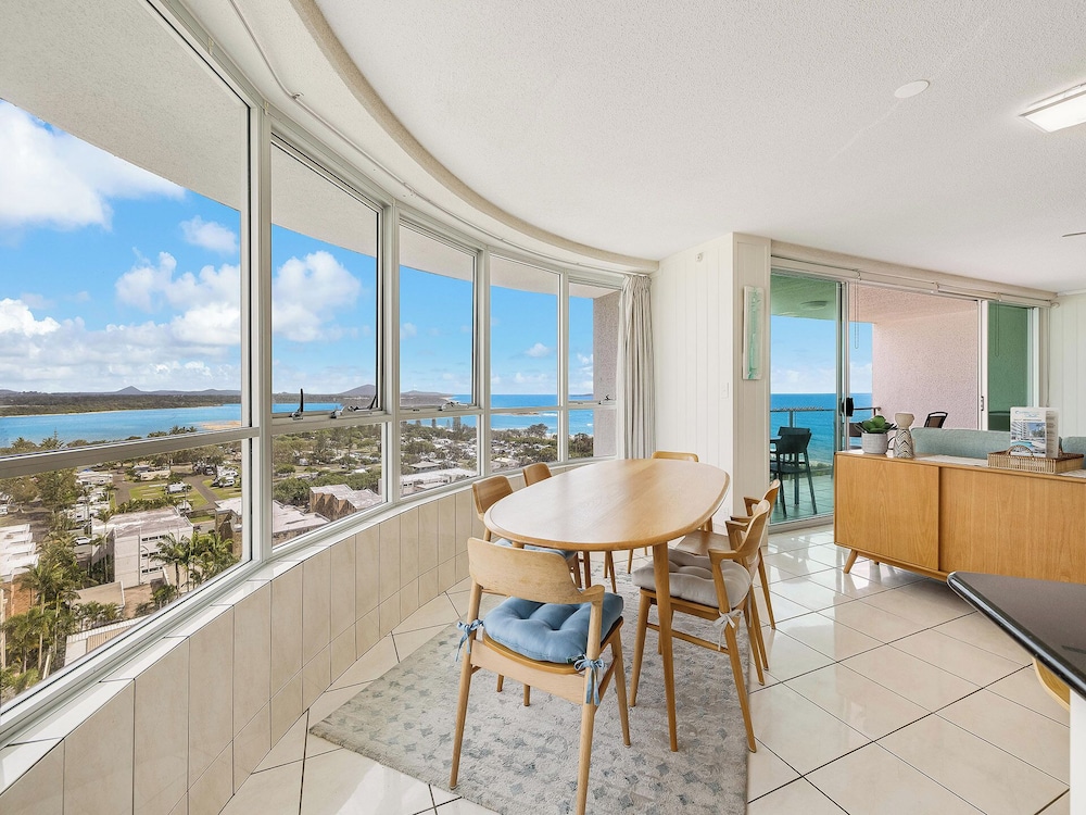 Chateau Royale Beach Resort Maroochydore