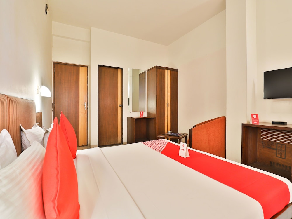 OYO 12945 Hotel President