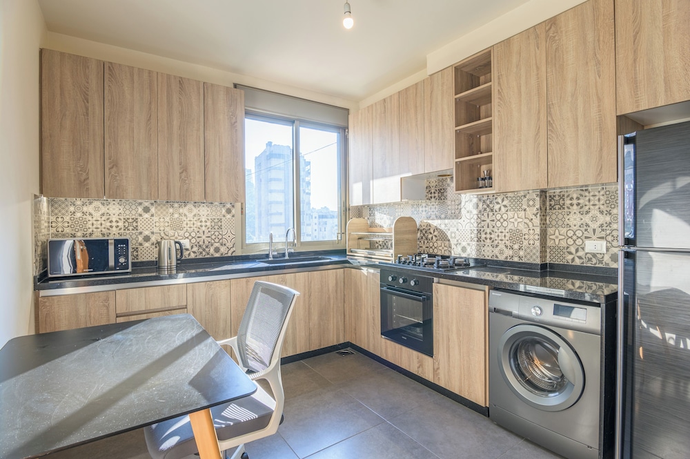 Elevate - Sleek 2-BR Apt by Santa Maria, Jal el Dib