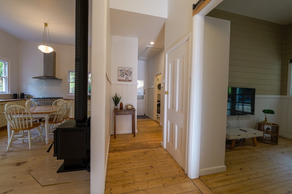 Ferntree Digs Cottage