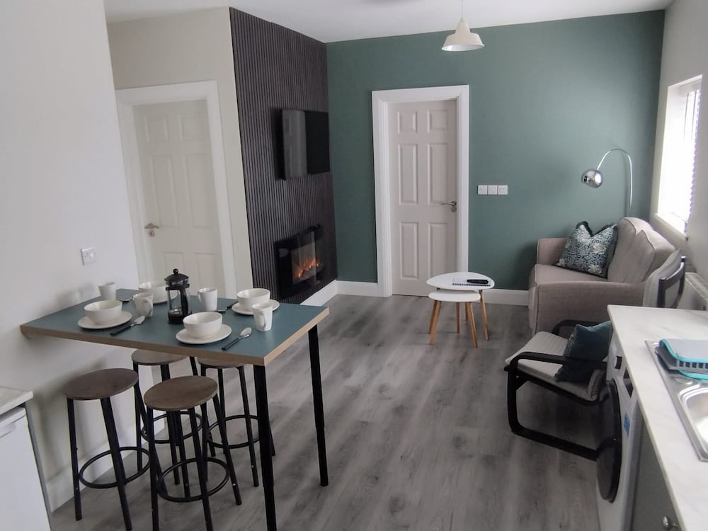 Apartment - Sleeps 4 - Near Aran Islands - Parking