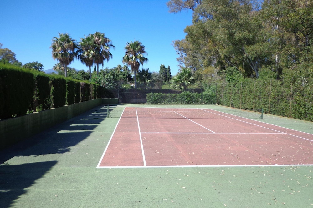 Amazing Beachfront Villa Heated Pool Marbella