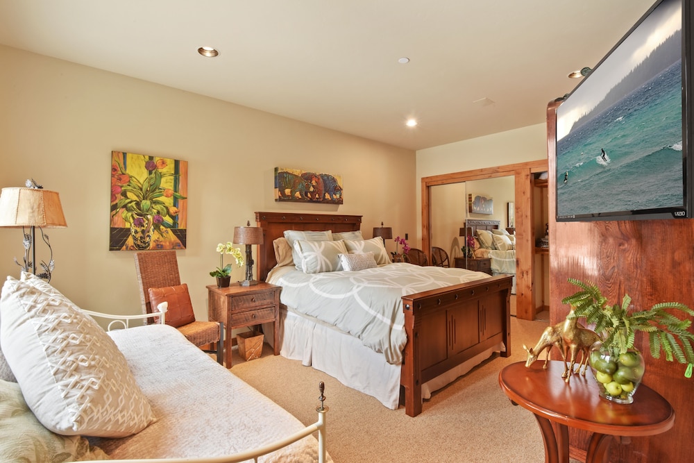 Lake Tahoe Vacations - Wulf's Lodge at Squaw Valley - Property Image 25