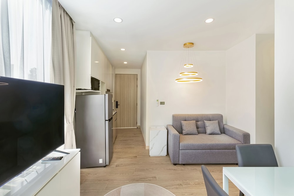 One bedroom Palmetto Condo Karon A 607