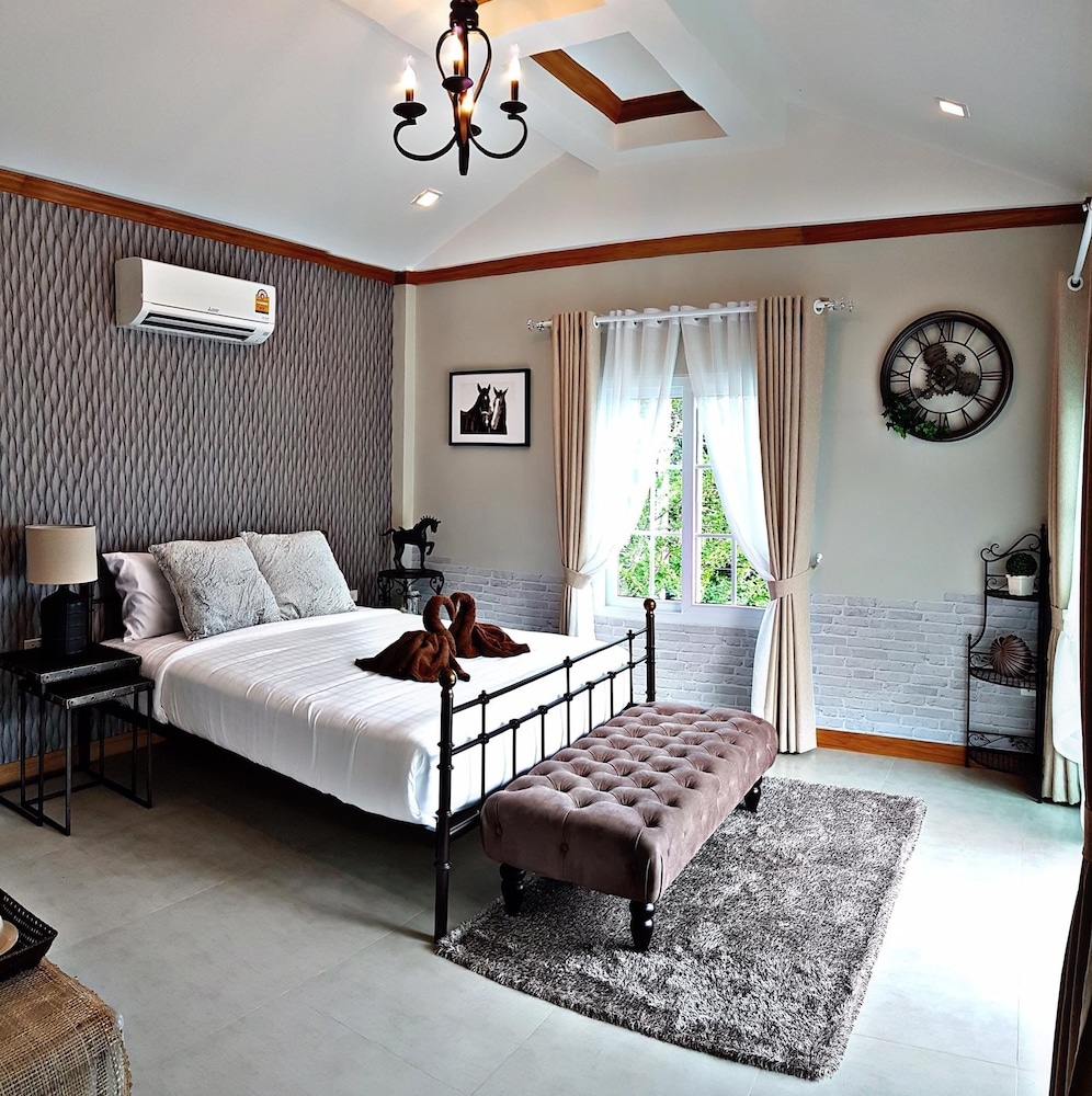 Vanida Antique Home
