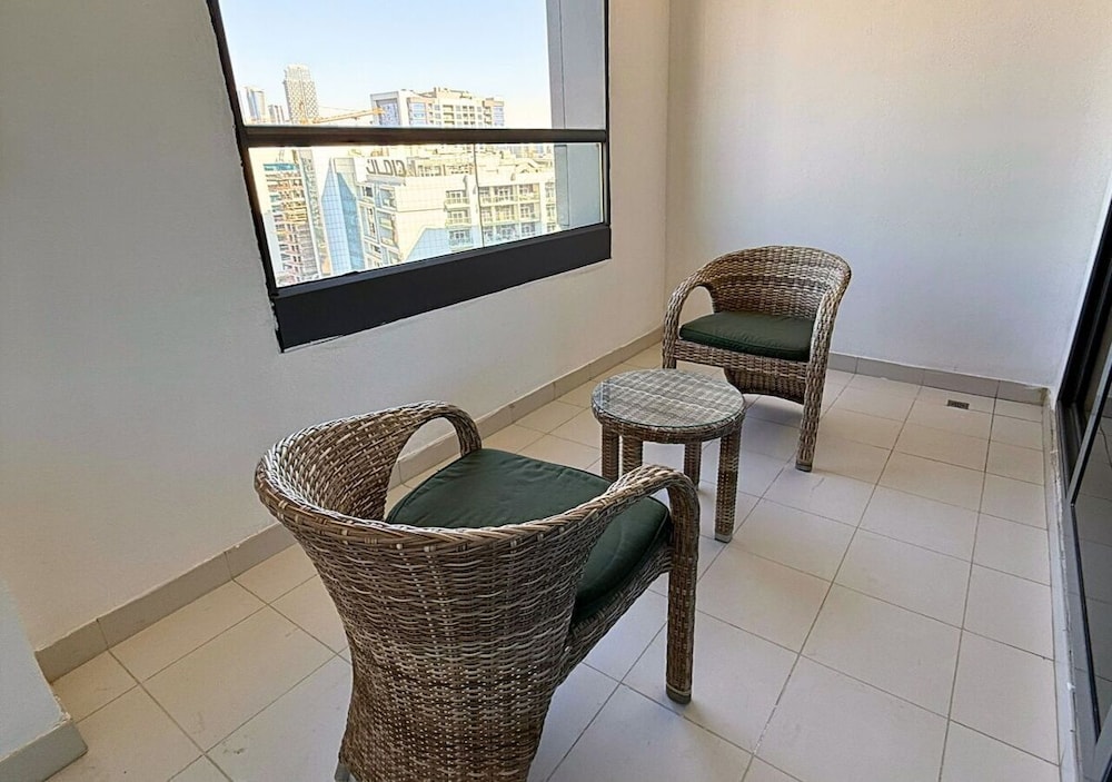 Capital Bay Comfort Studio city view