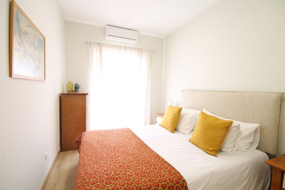 Nice Flat by Quinta das Conchas view 3
