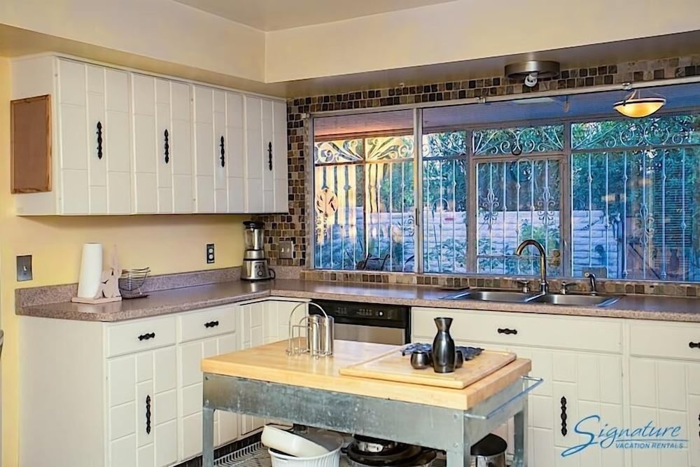 La Vida Local By Signature Vacation Rentals